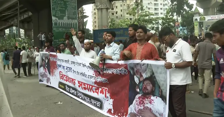 চট্টগ্রামে ছাত্র-জনতার সড়ক অবরোধ-বিক্ষোভ